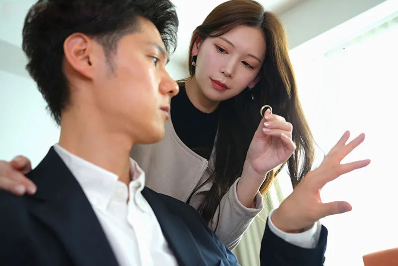 Vợ yêu đi đi chơi, gã chồng ở nhà bị nhỏ em vợ yêu gạ làm tình không trượt phát nào